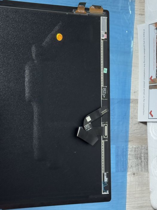 Дисплей за Microsoft Surface Pro