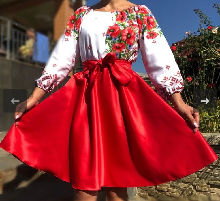 Rochie cu motive tradiționale