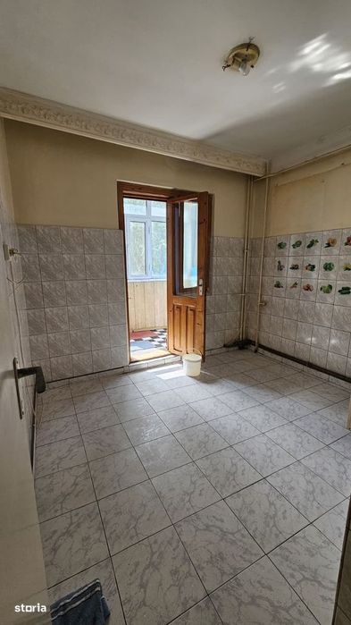 2 camere decomandat 54mp etaj intermediar bloc '86 zona Cug