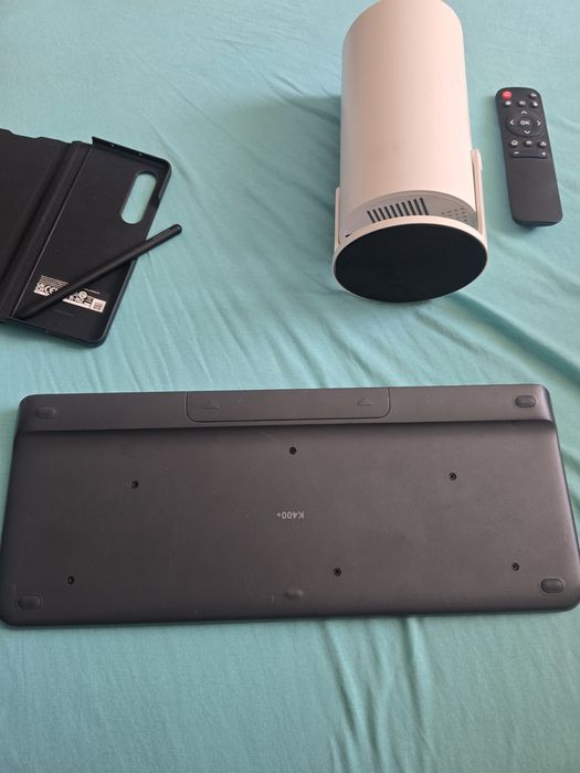 Proiector HD / Tastatura  Logitech K400+ / Samsung Galacy Z Logi / wifi Android S Pen