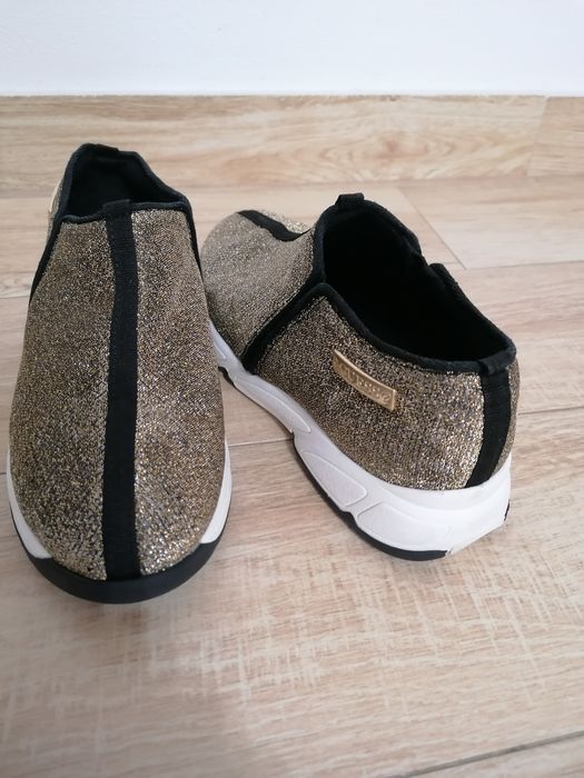 Adidasi dama Guess