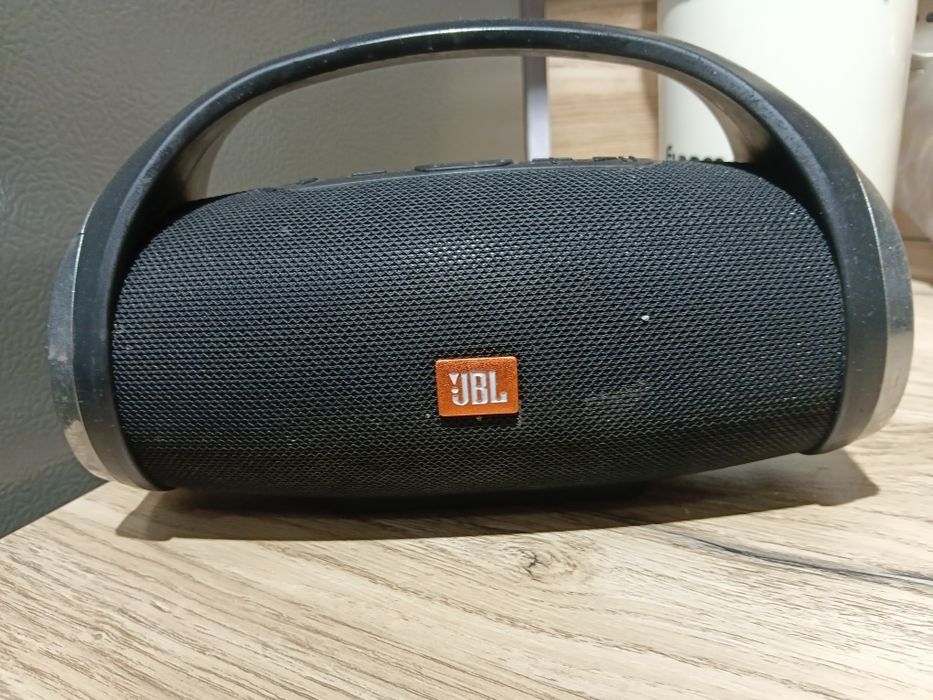 Продам аудио колонку JBL