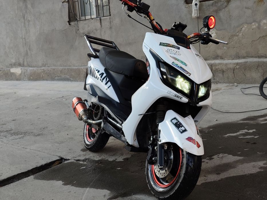 Продам скутер м8 , НА УЧЕТЕ !!!