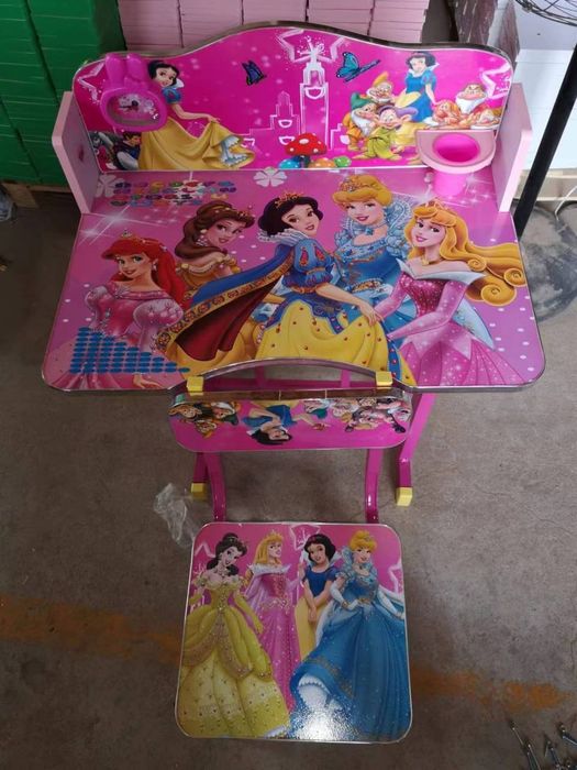 Школьная парта. 0,1 класс.