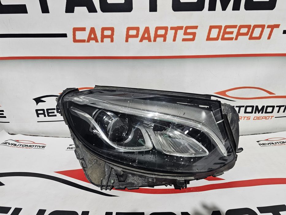 Far dreapta led Mercedes GLC W253 avariat