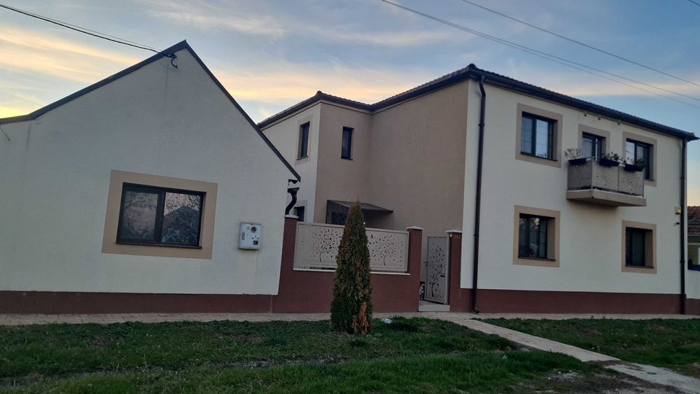 Casa renovata modern la doar 45 km de Arad