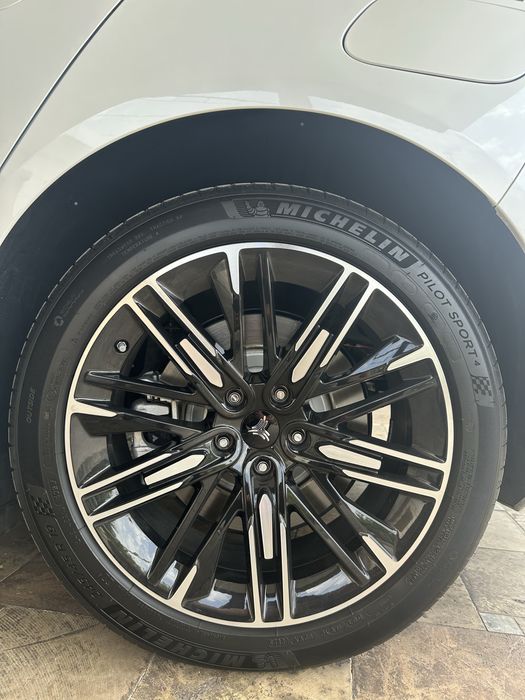 Продаётся NETA S гибрид