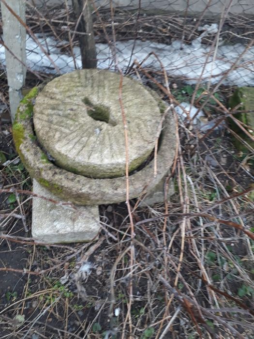 Pietre de moară pereche