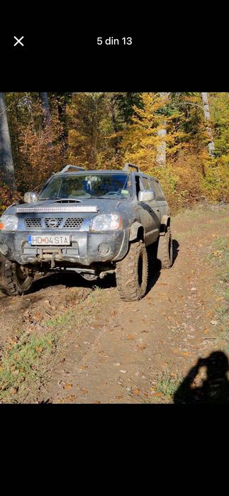 Vând Nissan navara d22 modificat