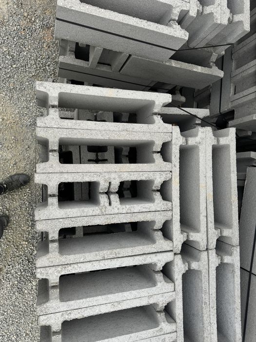 Boltari   beton.