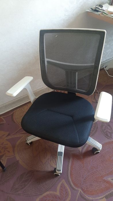 Срочно  продаю  стул  связий  с  переездем