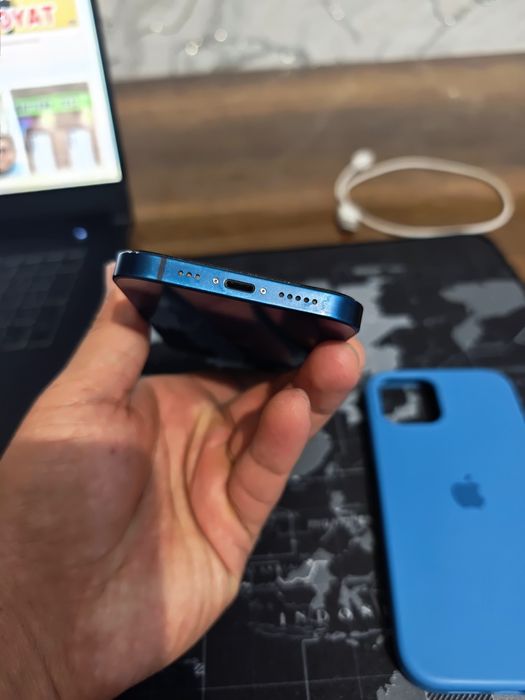 iPhone 12 82% blue