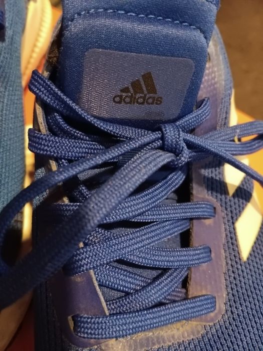 Маратонки  adidas р-р 40 2/3