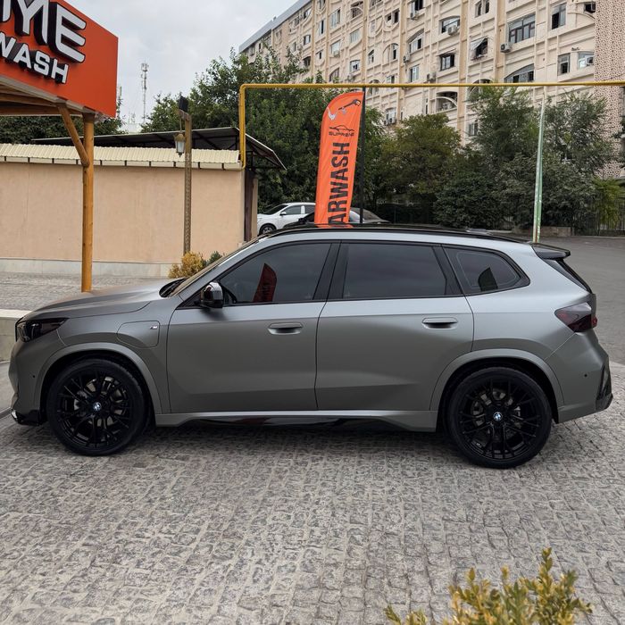 BMW ix1 performance 2023/11