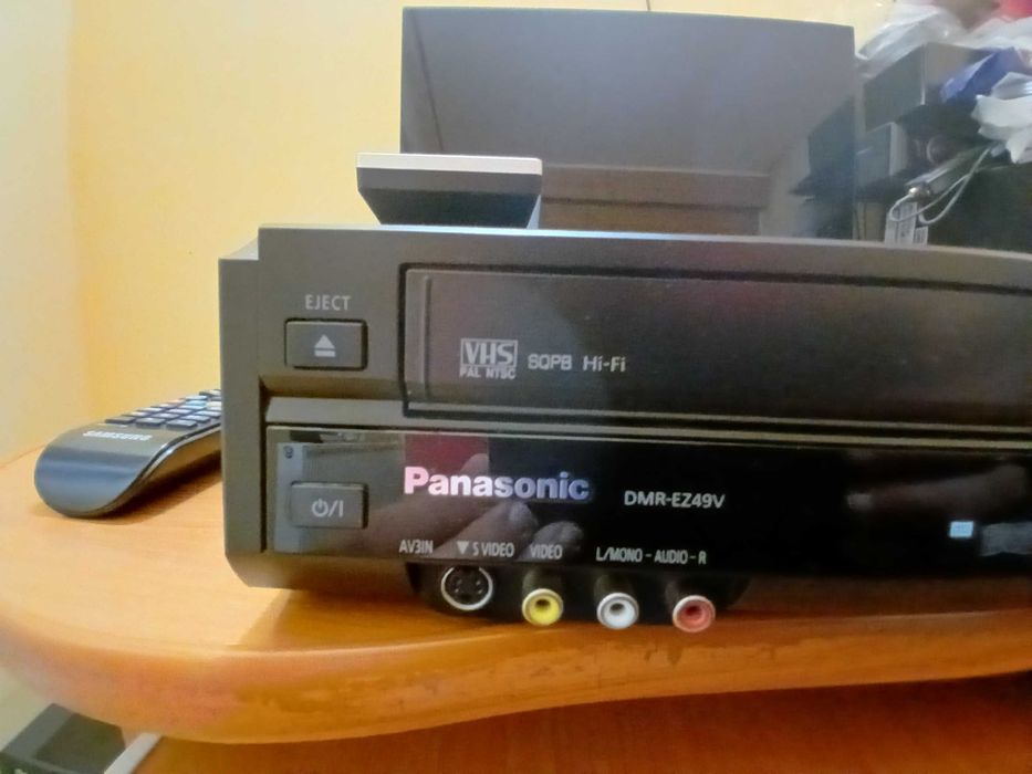 panasonic dmr-ez49v (dvd recorder-video recorder vhs) hifi stereo,hdmi, telecomanda,rezervat