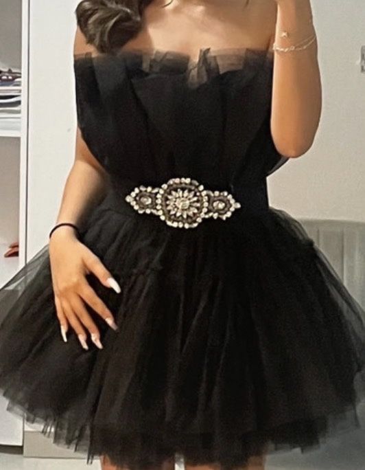 vand rochie de petrecere