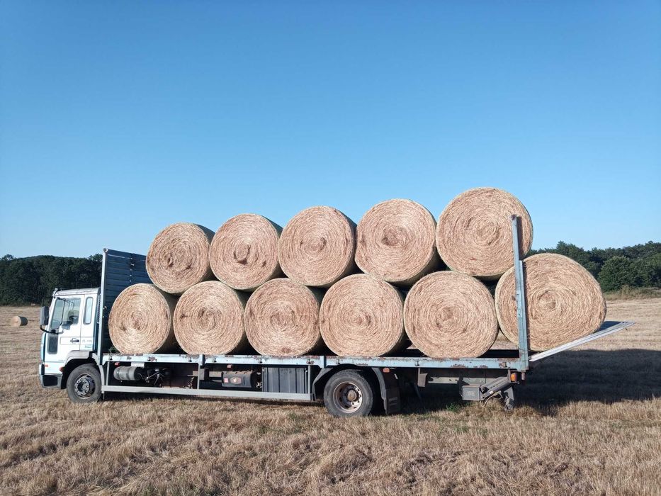 Продавам рулонни бали сено Детелина и Еспарзета