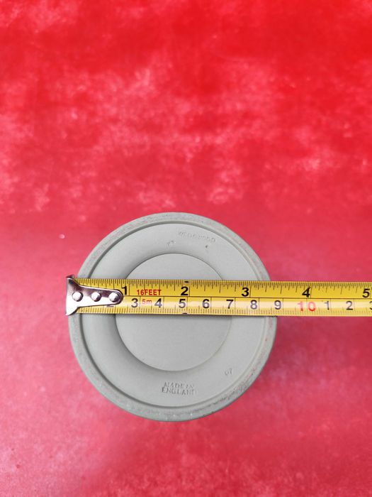 vaza din portelan wedgwood