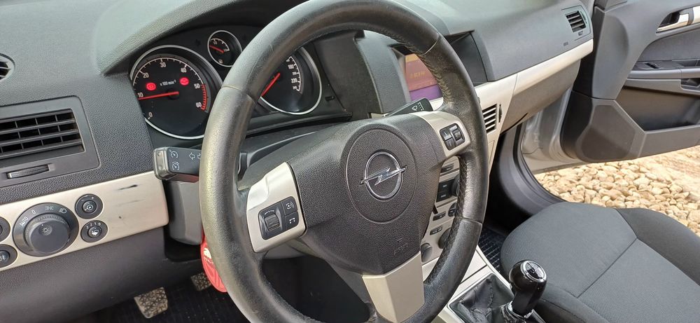 Vând Opel Astra H