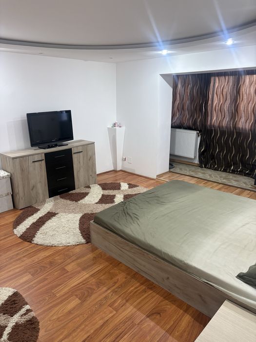 Inchiriez apartament!!