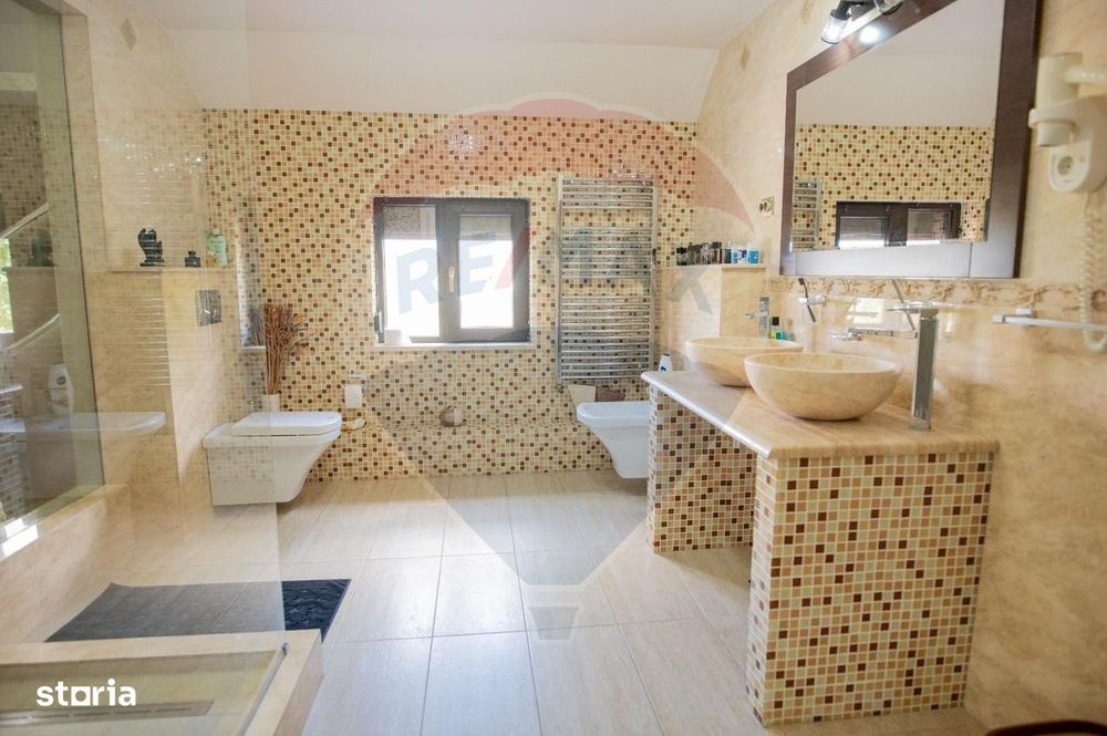 Casă / Vilă cu 5 camere de vânzare