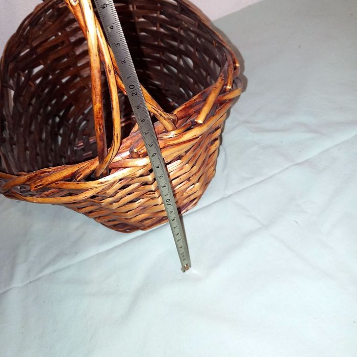 Плетена кошница ретро