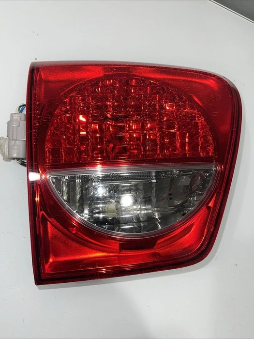 На Toyota Sequoia — Фонарь.