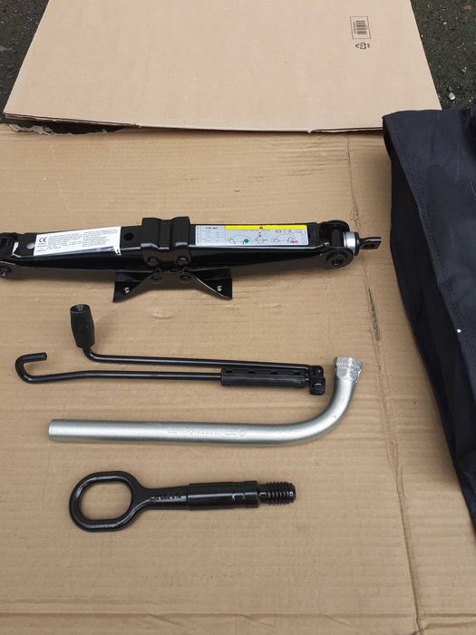 Cric,cheie roti VW Passat B8,Arteon,Touran,Golf, SKODA Superb Octavia SEAT