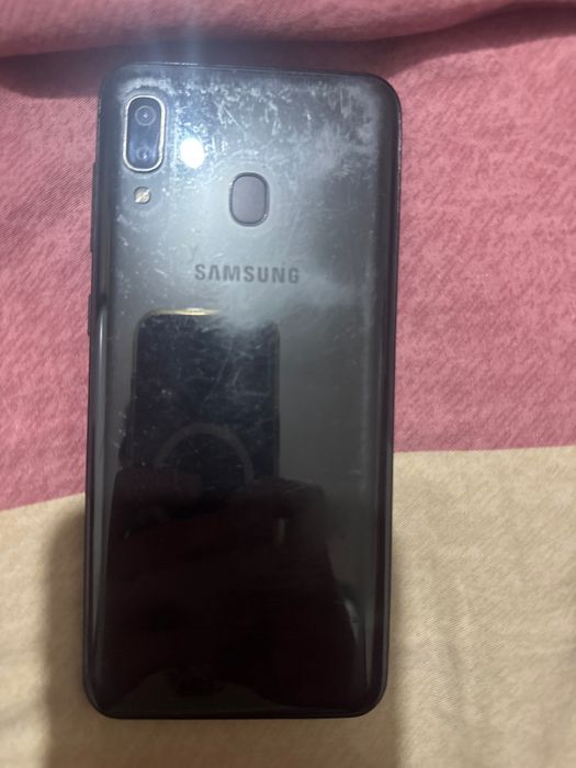 Продаю телефон Samsung Galaxy A20