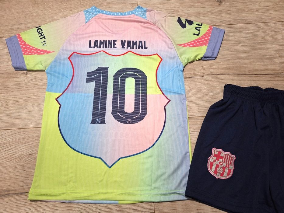 Детски екип на Барселона #Ламин Ямал #10# специално издание!