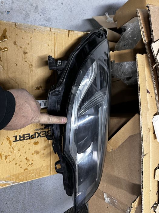 Far dreapta opel astra k..