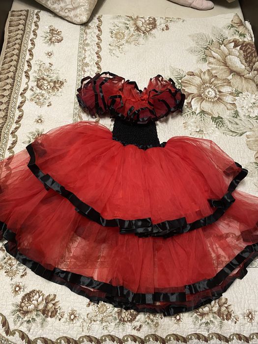 Продам платья нарядные