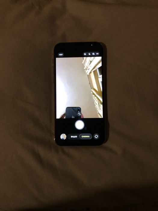 Apple iPhone 12 Pro, цвят Gold, в добро състояние.