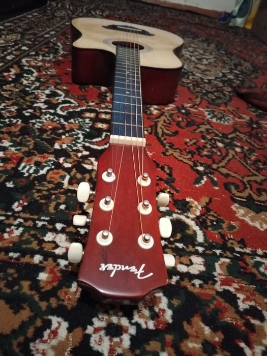 Gitara Olmaliqda Sro'chni I Sotaman