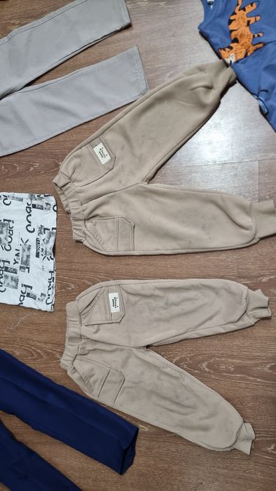Цена за все  Вещи для мальчиков 4-6 лет 
Бежевый брюки новые 1или 2 ра