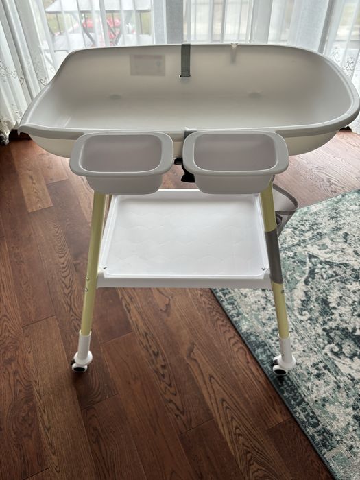 Masă de înfășat Bukino – Stare Excelentă – Posibilitate montare cadita