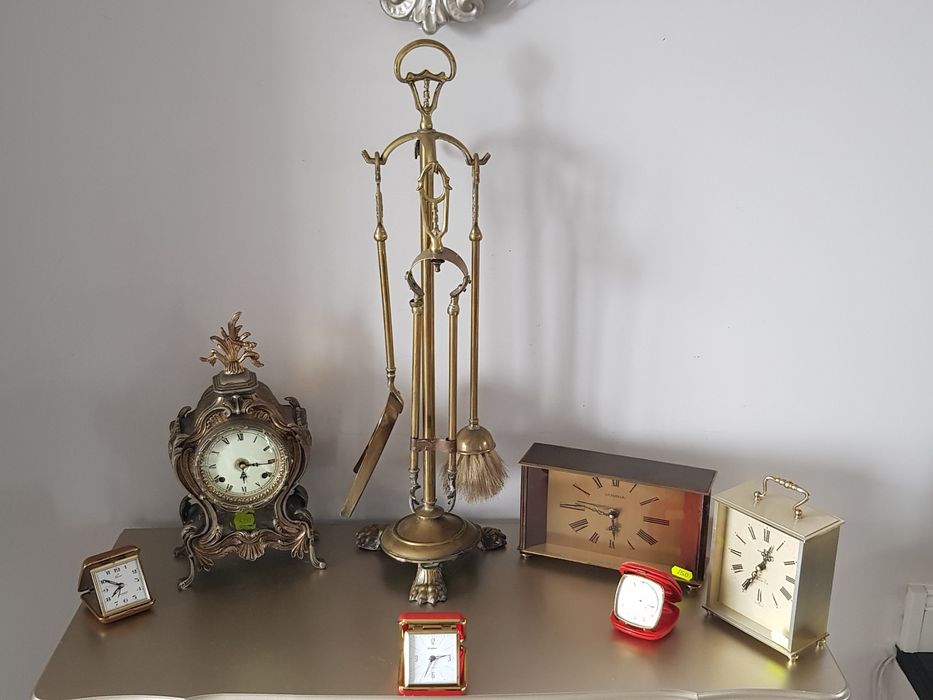 Ceas/ustensile vechi pentru semineu