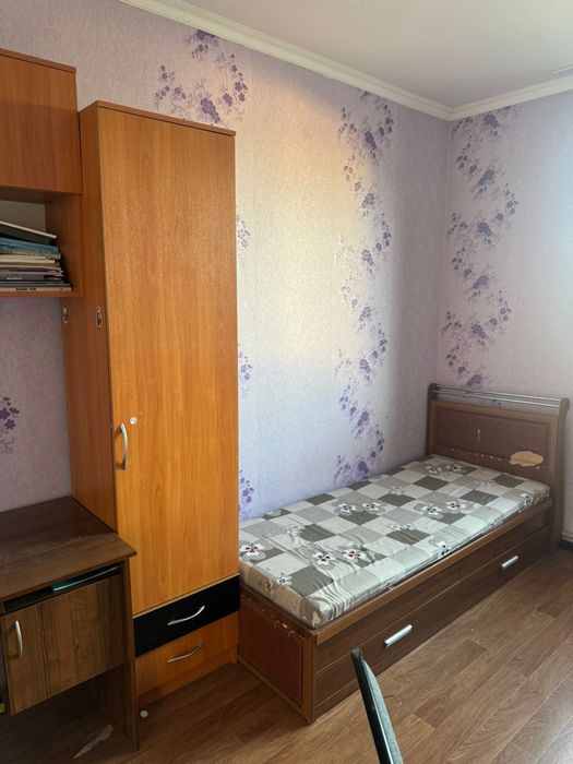 Шкаф с полками срочно продаем