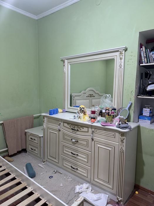 Продается спальный гарнитур