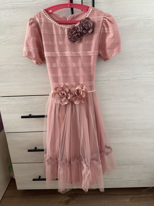 Продам детские платья