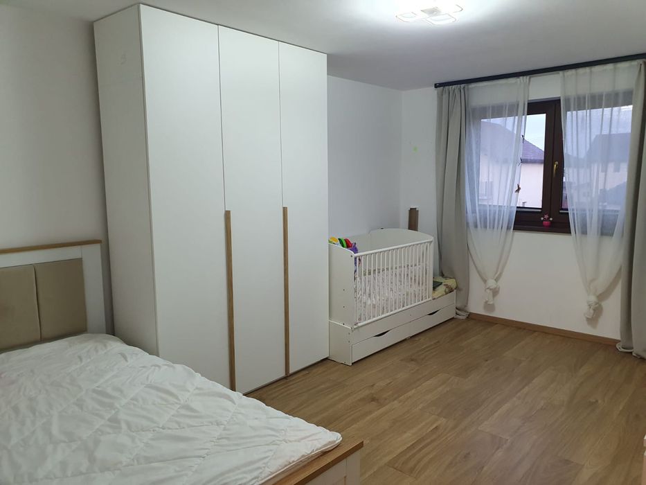 Casa 4 dormitoare mobilata utilata cartier Izvor Brasov