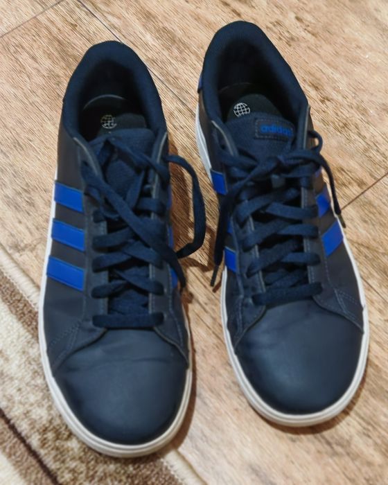 Маратонки Adidas размер 40 стелка 25 см