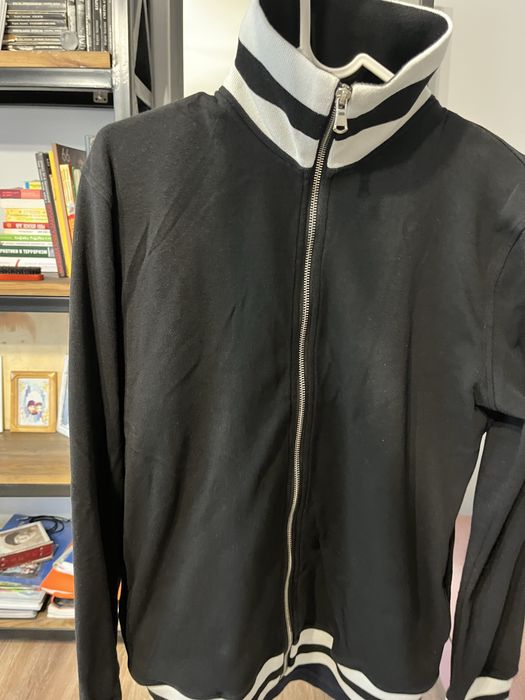 Продам зипку  Calvin Klein, Fred Perry. Цена: 10000 тг.