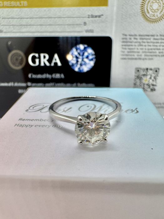 Сребърен пръстен с мойсанит (Диамант) 2 карата