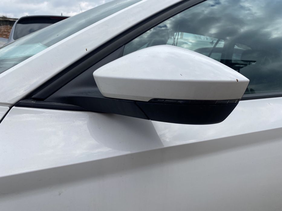 Огледало шкода супърб 3 skoda superb 3 гр. Бургас Меден рудник - зона А ...