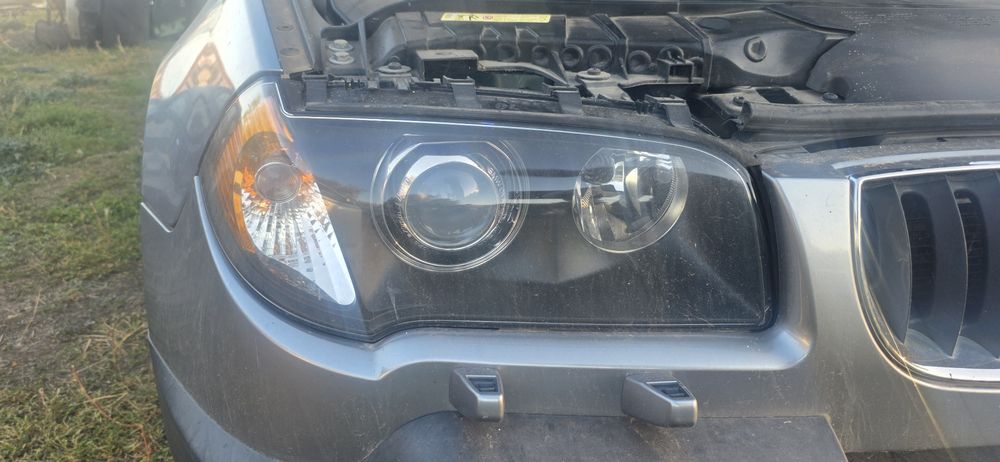 Far dreapta  xenon  bmw x3 e83