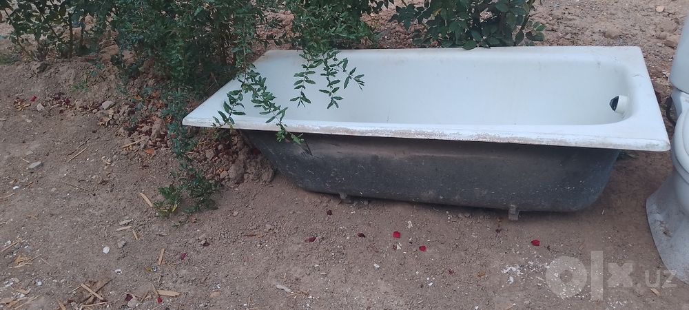 Chugun vanna rangi oq