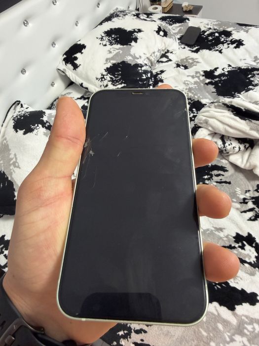 iPhone 12 folosit 64GB