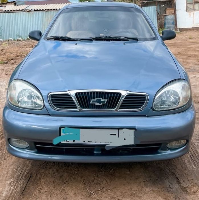Chevrolet lanos машина