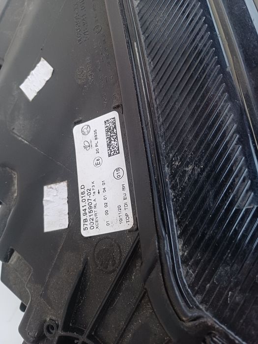 Десен фар за Skoda Karoq